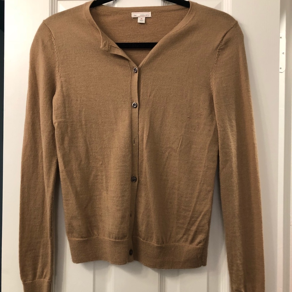 Gap sweater